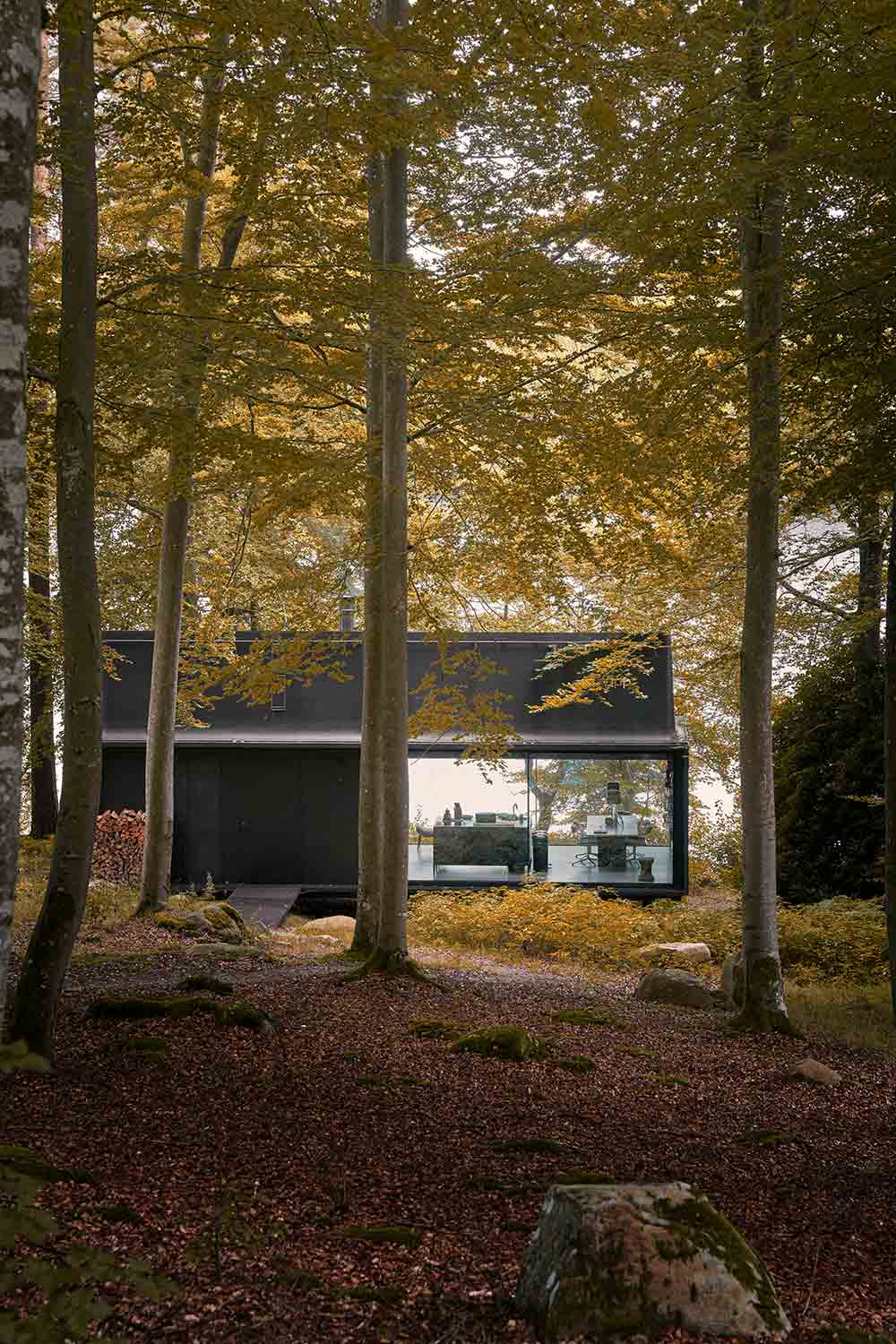 Design-Ferienhaus im skandinavischen Wohnstil von NOVALI Guesthouses – hochwertig einrichten, erfolgreich vermieten und designaffin mieten in Schweden.